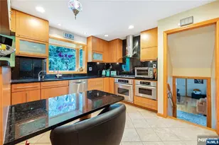 39-03 Garvey Pl, Fair Lawn, NJ 07410 - Photo 15
