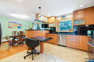 39-03 Garvey Pl, Fair Lawn, NJ 07410 - Photo 13
