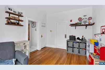 154 Chestnut Avenue, Jersey City, NJ 07306 - Photo 21