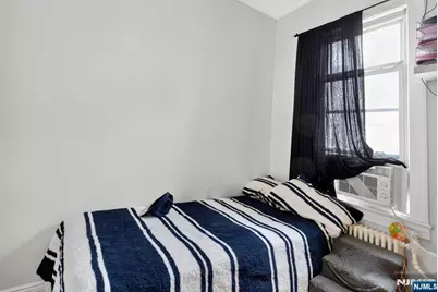 154 Chestnut Avenue, Jersey City, NJ 07306 - Photo 29