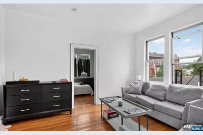 154 Chestnut Avenue, Jersey City, NJ 07306 - Photo 33
