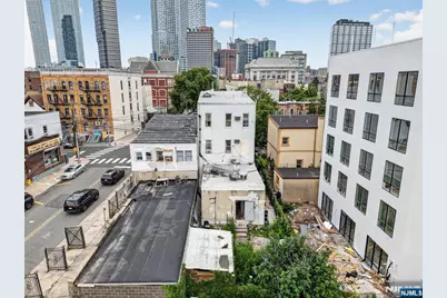 154 Chestnut Avenue, Jersey City, NJ 07306 - Photo 5