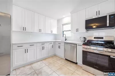 102 Gall Court, Elmwood Park, NJ 07407 - Photo 21