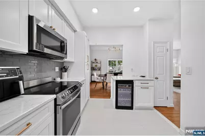 516 Windsor Drive, Palisades Park, NJ 07650 - Photo 9