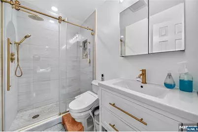 516 Windsor Drive, Palisades Park, NJ 07650 - Photo 15