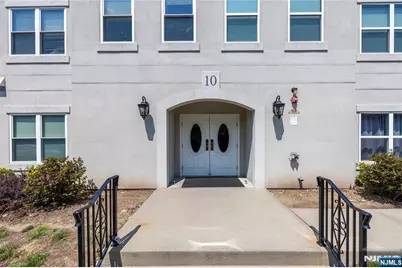 1018 Brittany Drive 1018 #1018, Wayne, NJ 07470 - Photo 3