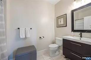 1018 Brittany Dr 1018, Wayne, NJ 07470 - Photo 15