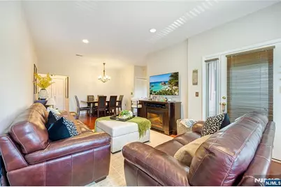 1018 Brittany Drive 1018 #1018, Wayne, NJ 07470 - Photo 7