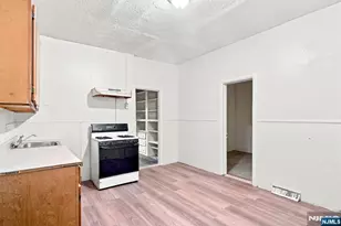 102 Claremont Ave, Jersey City, NJ 07305 - Photo 9