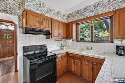 484 Godwin Avenue, Midland Park, NJ 07432 - Photo 13
