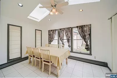 709 Kingsland Avenue, Ridgefield, NJ 07657 - Photo 21