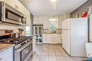 1 Garden Ct, Garfield, NJ 07026 - Photo 9