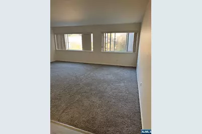 312 Pond Court, Washington Township, NJ 07676 - Photo 5