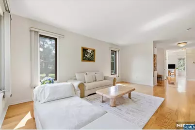 594 Glasmere Road, Mahwah, NJ 07430 - Photo 5