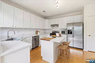 594 Glasmere Rd, Mahwah, NJ 07430 - Photo 9