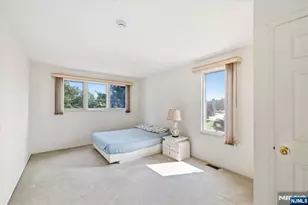 594 Glasmere Rd, Mahwah, NJ 07430 - Photo 25