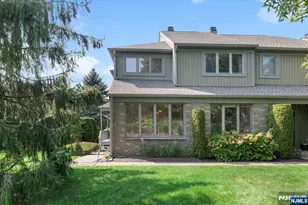 594 Glasmere Rd, Mahwah, NJ 07430 - Photo 1