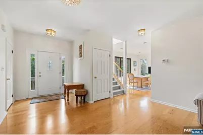 594 Glasmere Road, Mahwah, NJ 07430 - Photo 3