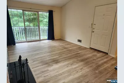 124 Raintree Lane, Mahwah, NJ 07430 - Photo 3