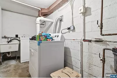 312 Stuyvesant Avenue, Newark, NJ 07106 - Photo 21