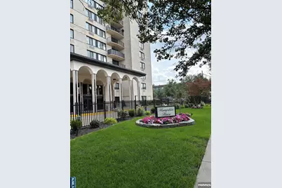 1590 Anderson 2B #2B, Fort Lee, NJ 07024 - Photo 9