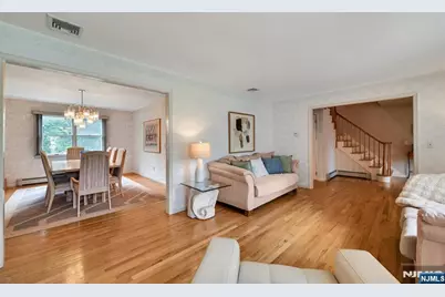 885 Summit Avenue, River Edge, NJ 07661 - Photo 17