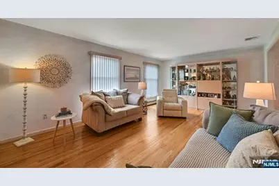 885 Summit Avenue, River Edge, NJ 07661 - Photo 15