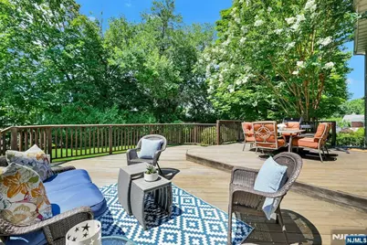 885 Summit Avenue, River Edge, NJ 07661 - Photo 11