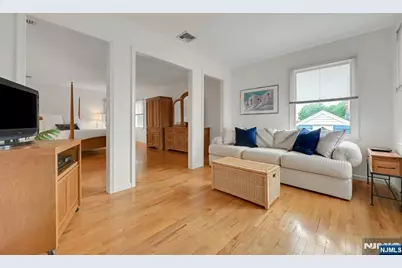 885 Summit Avenue, River Edge, NJ 07661 - Photo 35