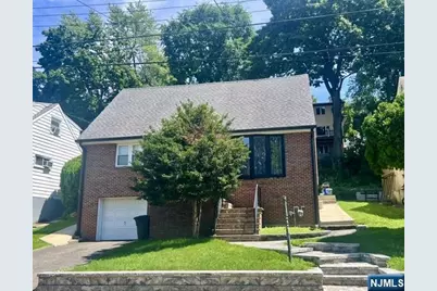 774 Ravenhill Place, Ridgefield, NJ 07657 - Photo 1