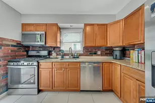 774 Ravenhill Pl, Ridgefield, NJ 07657 - Photo 9