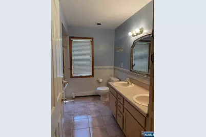 305 Cardinal Place, Paramus, NJ 07652 - Photo 25