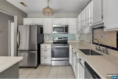 20 Mulford Court C0025 #C0025, Roseland, NJ 07068 - Photo 21