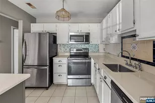 20 Mulford Ct C0025, Roseland, NJ 07068 - Photo 21