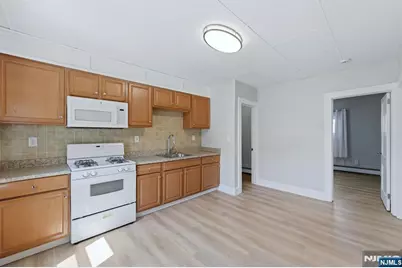 305 Falmouth Avenue, Elmwood Park, NJ 07407 - Photo 35