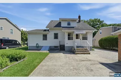 305 Falmouth Avenue, Elmwood Park, NJ 07407 - Photo 41