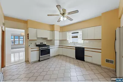 305 Falmouth Avenue, Elmwood Park, NJ 07407 - Photo 9