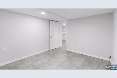 475 Nelson Avenue, Cliffside Park, NJ 07010 - Photo 33