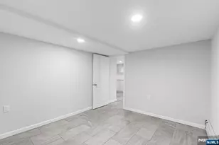475 Nelson Ave, Cliffside Park, NJ 07010 - Photo 33