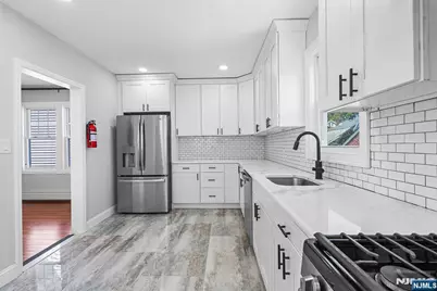 475 Nelson Avenue, Cliffside Park, NJ 07010 - Photo 15