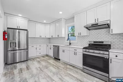 475 Nelson Avenue, Cliffside Park, NJ 07010 - Photo 13
