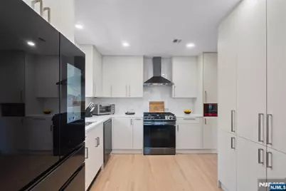 809 2nd Street 2 #2, Secaucus, NJ 07094 - Photo 5