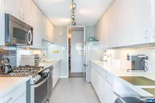 6 Horizon Road 2702, Fort Lee, NJ 07024 - Photo 3