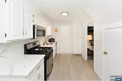 122 Strysko Avenue, Mahwah, NJ 07430 - Photo 13