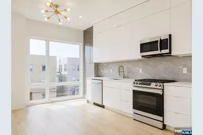 20 Van Nostrand 2 #2, Jersey City, NJ 07305 - Photo 11