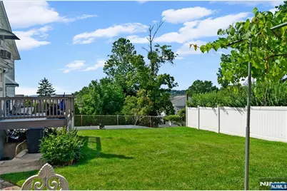 48 Cedarhurst, Woodland Park, NJ 07424 - Photo 35