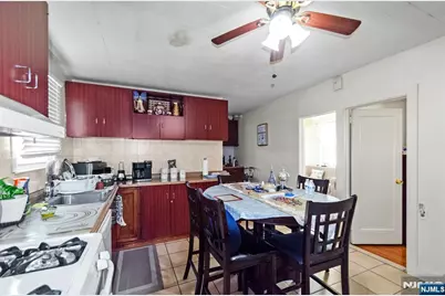 48 Cedarhurst, Woodland Park, NJ 07424 - Photo 13