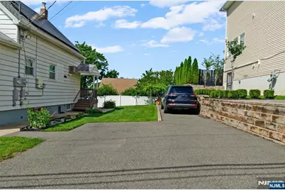 48 Cedarhurst, Woodland Park, NJ 07424 - Photo 33