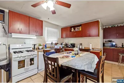 48 Cedarhurst, Woodland Park, NJ 07424 - Photo 7