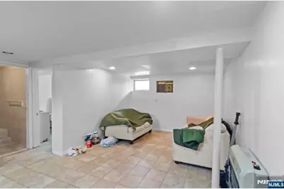 48 Cedarhurst, Woodland Park, NJ 07424 - Photo 19